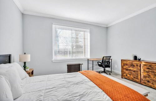 1st Floor 2BD Near Duke & Downtown - Photo 10