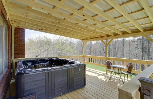 Spacious McArthur Home Private Hot Tub and Pond! - Photo 2
