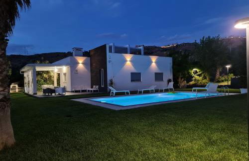 Villa con piscina - Foto 54