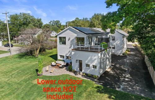 Designer Home w/ Lake Views+Walk to Downtown&Beach - Foto 34