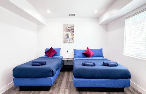 Cozy 3 BR Townhouse with Balcony - Photo 24