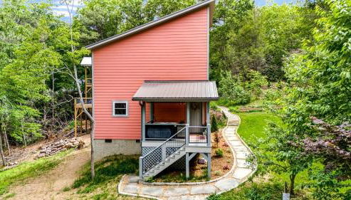 Unique Barbie-Themed Pink Cabin in Black Mountain, North Carolina - Foto 5