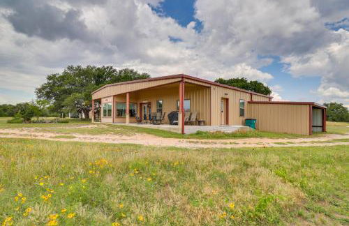 Bertram Ranch Property with Patio and Gas Grill! - Foto 27