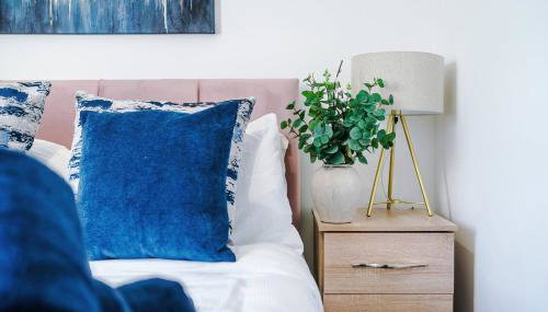 Comfy 3-BR Wirral Home | Free Parking & Wi-Fi - Foto 2