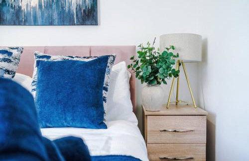 Comfy 3-BR Wirral Home | Free Parking & Wi-Fi - Foto 2