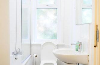 Purple Blossom, 2 bed apartment, Wi-Fi, near Didsbury, free parking - Foto 10