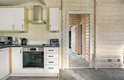 Chestnut, 6 Fingle Glen Lodges - Hot Tub - Free Parking & WiFi - Pets - Foto 17