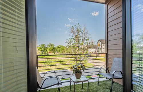 Modern Luxury retreat in downtown - Photo 13