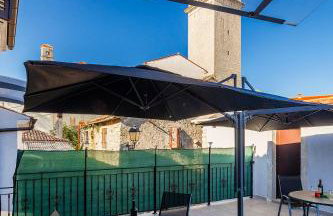 Modernes Apartment mit Panoramablick, Pool - inmitten von historischem Zentrum - Photo 33