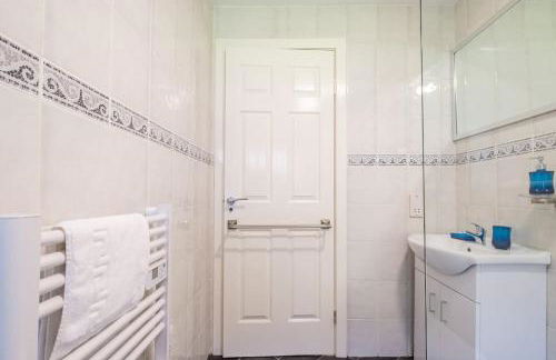 Monicas Apartment Lovely ground floor 2 bedroom serviced apartment - Foto 51