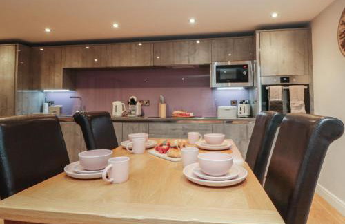 Tornado Engine Shed - Photo 9