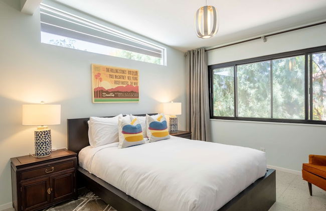 Lux Desert Retreat 4BR Pool Spa Stunning Views - Photo 22