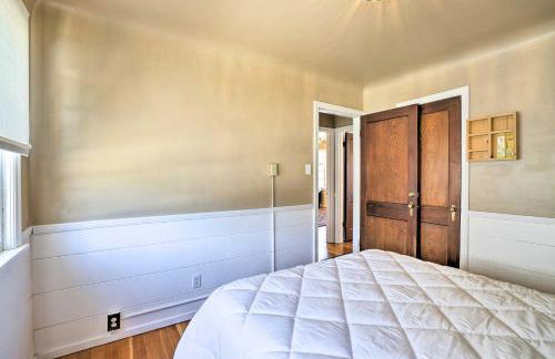 Sun-Dappled Retreat Walk to Restaurants! - Foto 21