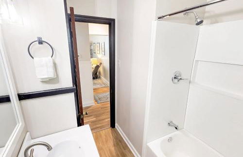 Firefly Hideaway near Riverwalk - Foto 23