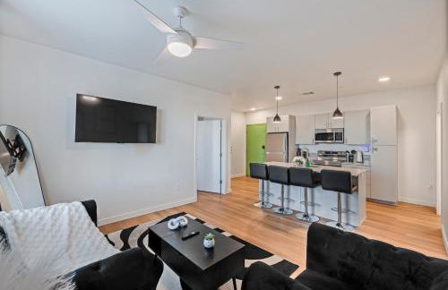 New Downtown Luxury APT ' 2 King Beds, Free Parking, Fast Wi-Fi & Gym Access! - Foto 8