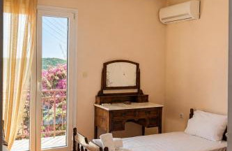 Mponanos' Family House - Photo 10