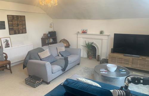 Top Floor. Top Notch. Tranquil Treat. Stone's throw from Thames. - Foto 6