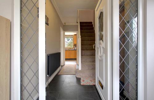 Spacious Heald Green Home with Free Parking - Pass the Keys - Photo 26