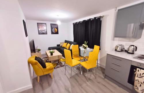 Cosy 4 Bedroom House in Seven Sisters Neath Port Talbot - Photo 2