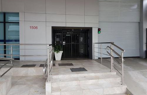 Flat recém-reformado e bem localizado - Foto 29