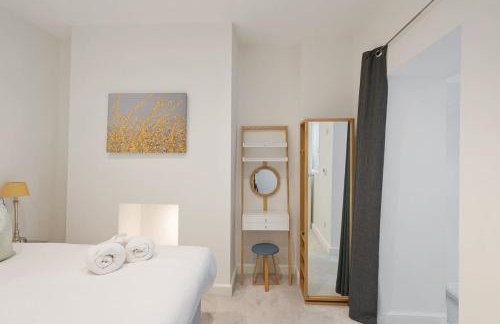 Large Luxury City Centre Flat with Balcony - Foto 22