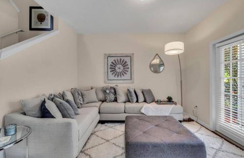 4 BD 3 BA Lucaya Village 15-101 - Foto 2