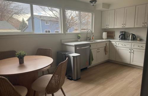 New! Modern 4BR max 12 ppl, 5 mins to everything! - Foto 16