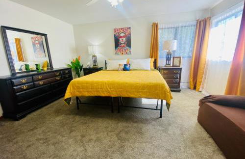 Family friendly, 3 bedroom house, with king bed for up to 15 - BBQ - Internet - jet tub - Foto 9