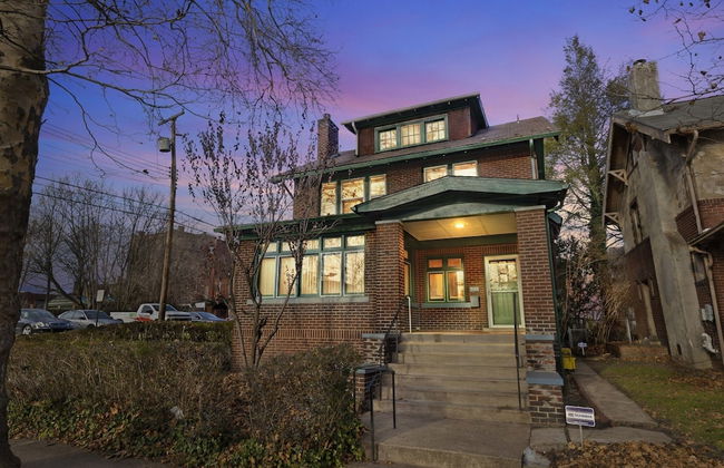 Spacious 3BR Home near Downtown, Oakland & East Liberty! Max 15 nights by RedAwning - Foto 27