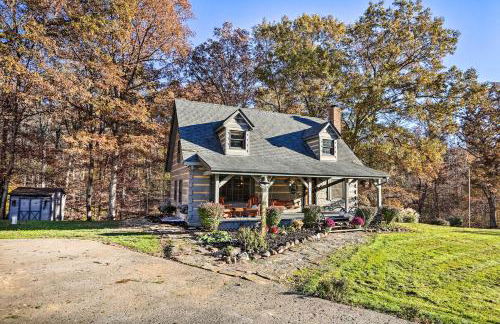 Luxe Dog-Friendly Cabin with Hot Tub and Game Room - Foto 31