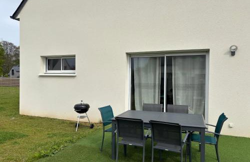 Les Voiles, maison bien équipée 10 p 2 sdb, 2 WC, spacieuse lumineuse avec jardin clos, garage, terrasse, parking privatif, à 950 m de la plage d'Asnelles et tous commerces, près de Bayeux et Arromanches, chiens bienvenus - Foto 35