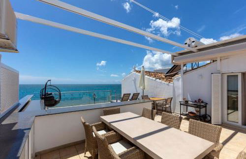 First Row Beach Villa - Photo 20