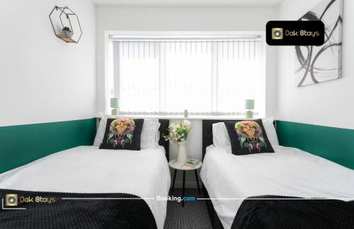 Quick Deals l 5 Bedroom l Sleeps 10 l Parking l Ideal for Groups l Oak Stays Short Lets & Serviced Accommodations - Foto 4