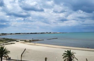 La Voile Bleue où il fait bon être plage et commerces à pied - Photo 26