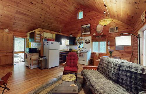 Hemlock Ridge Retreat - Photo 2