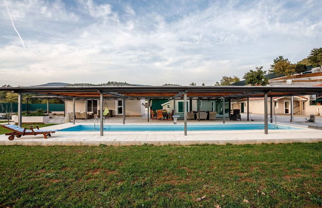 Torine - Capacious Holiday Home in Neorić with Heated Swimming Pool - Foto 10