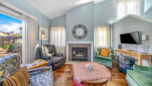 Succulents and Seashells - Coastal Paradise by Beach - Foto 4