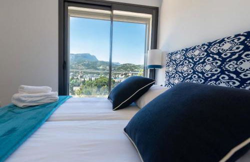 Idyllic 6 bed villa stunning sea view salt pool - Foto 30