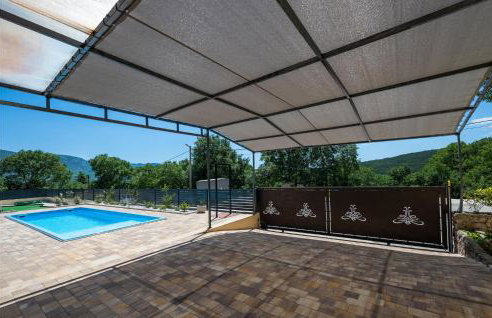 Lovely Home In Susnjevica With Kitchen - Photo 13