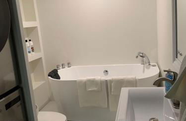 School Village Walk-in shower and jetted tub - Foto 22