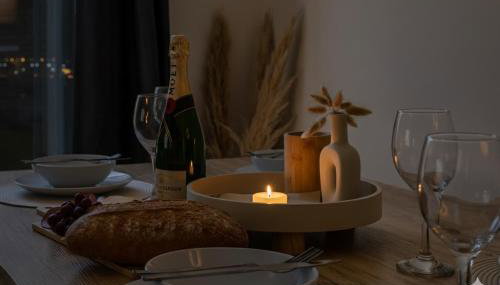 Modern & comfy 4 bedrooms Corby house free parking - Foto 2