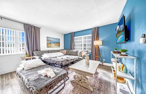 Great for Large Gatherings Sleeps 30 PalmWaveStays - Foto 19