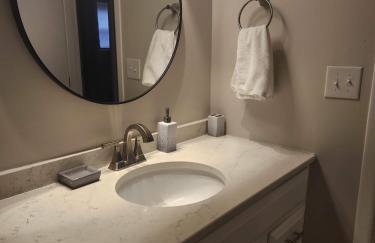 Modern and Cozy Space Near Columbus Attractions - Foto 14