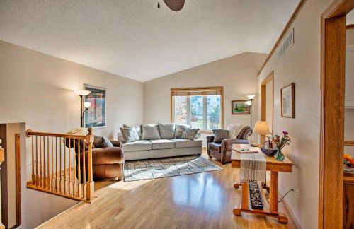 Suburban Gem with Deck 5 Mi from Dtwn Rochester! - Foto 3