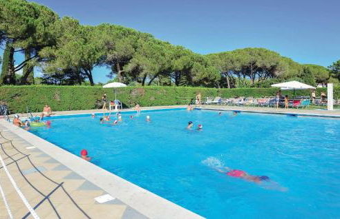 Two-Bedroom Holiday Home In Baia Domizia Saurunca - Foto 1