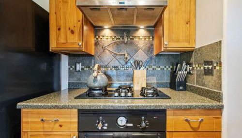 Rustic 5BR Escape with Private Hot Tub 25min to Park City - Foto 2