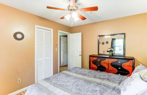 3 Mi to Dtwn Asheville Duplex with Spacious Yard! - Foto 14