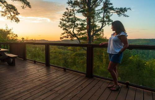 Cliffside Family Retreat with View - Foto 5