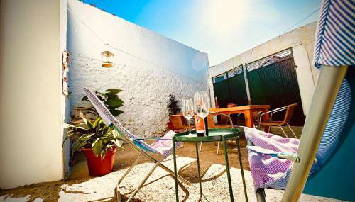 Charming Rustic Wine Cellar House in Reguengo Grande with Fireplace - Photo 3