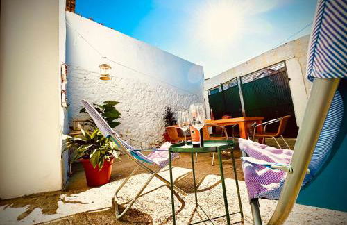 Charming Rustic Wine Cellar House in Reguengo Grande with Fireplace - Foto 3